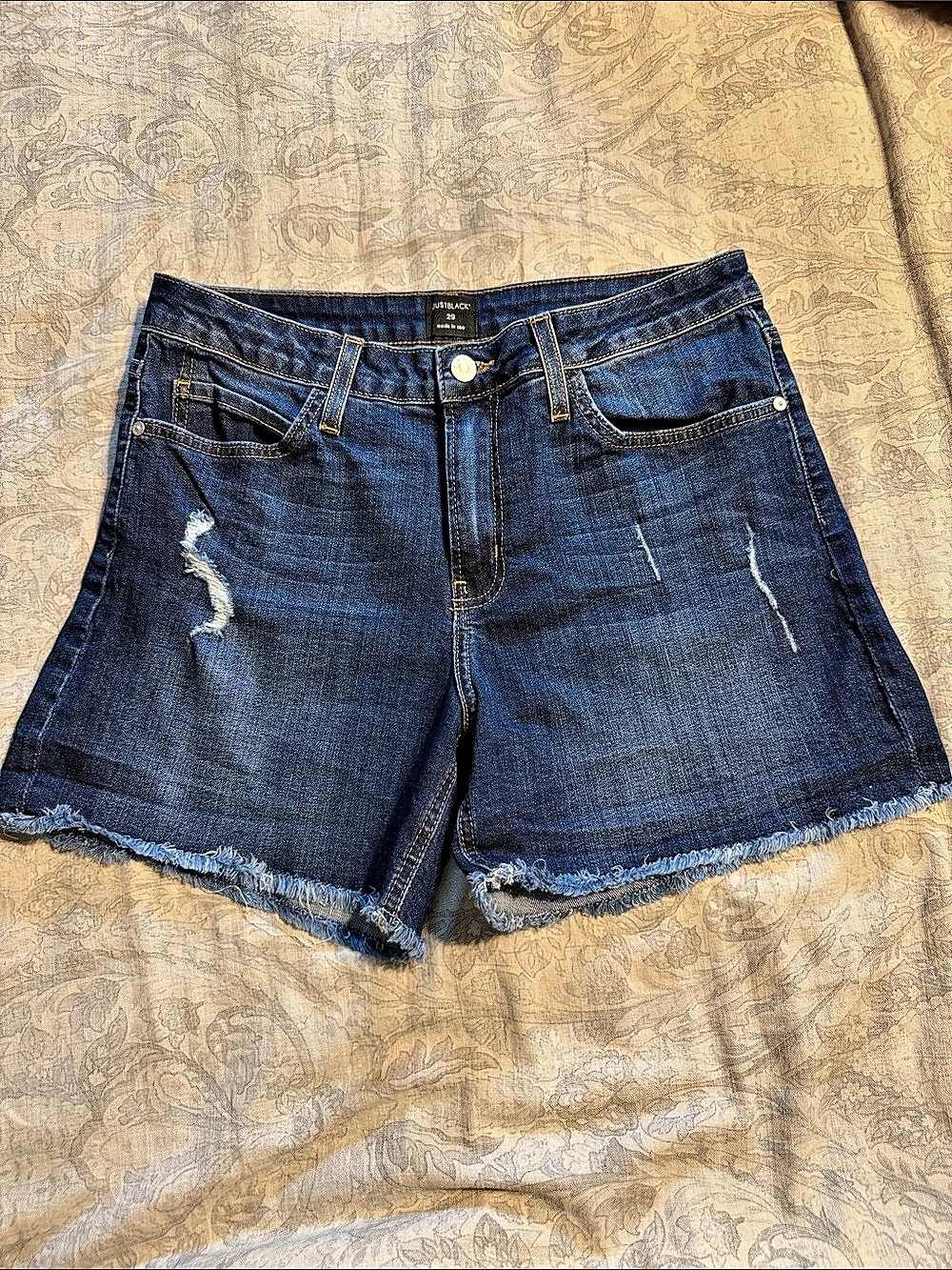Just Black Denim Distressed Jean Shorts in Blue Waist 29
